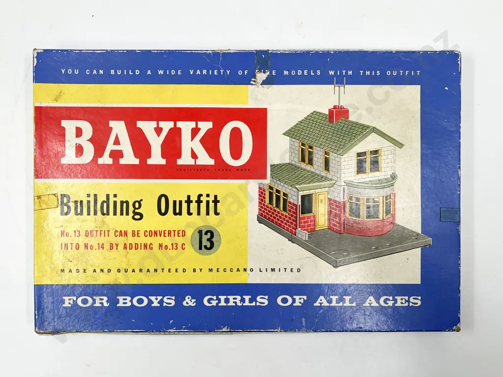 Boxed Bayko Building Outfit 13 Image 1++