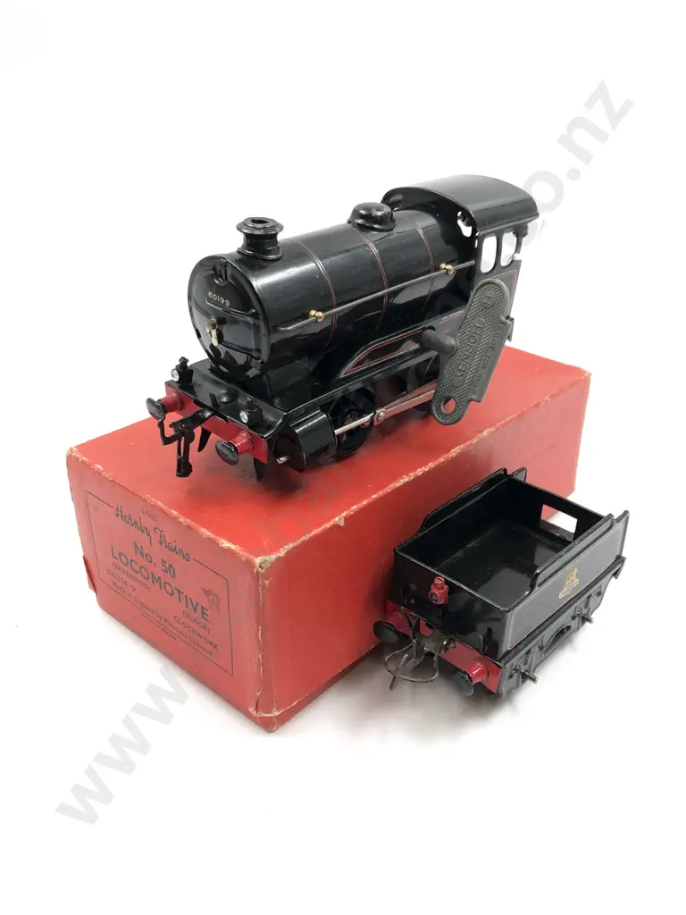 Boxed Hornby O Gauge Clockwork No50 Locomotive and Tender Image 1++
