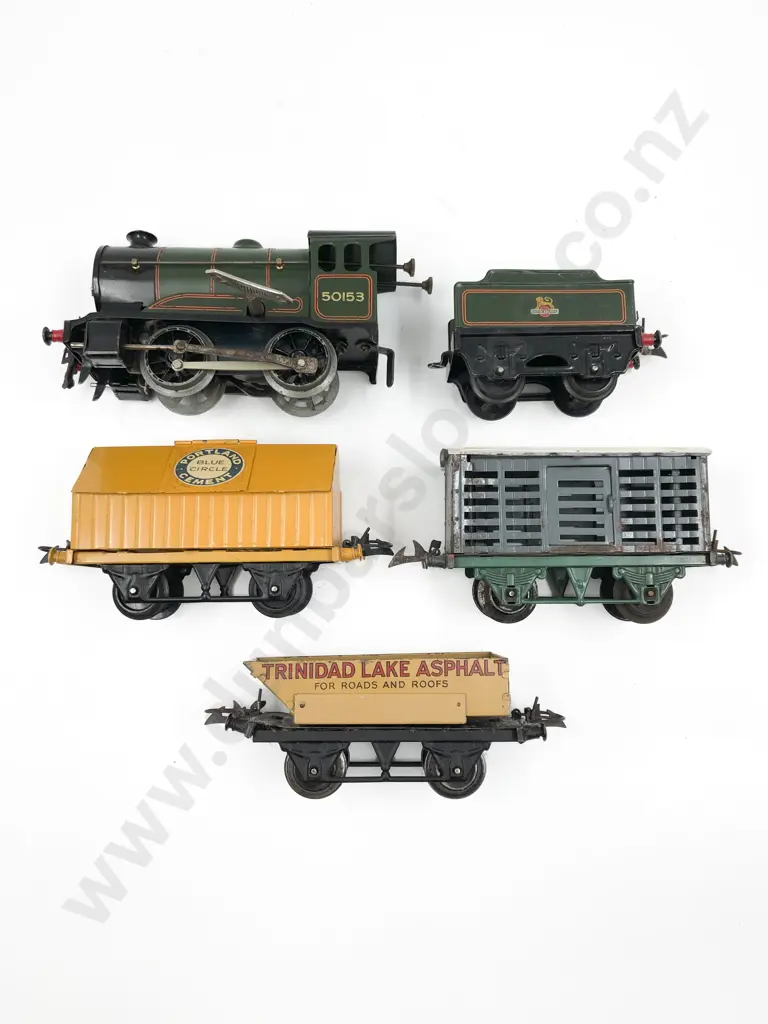 Hornby O Gauge Clockwork No51 Locomotive and Tender Image 1++