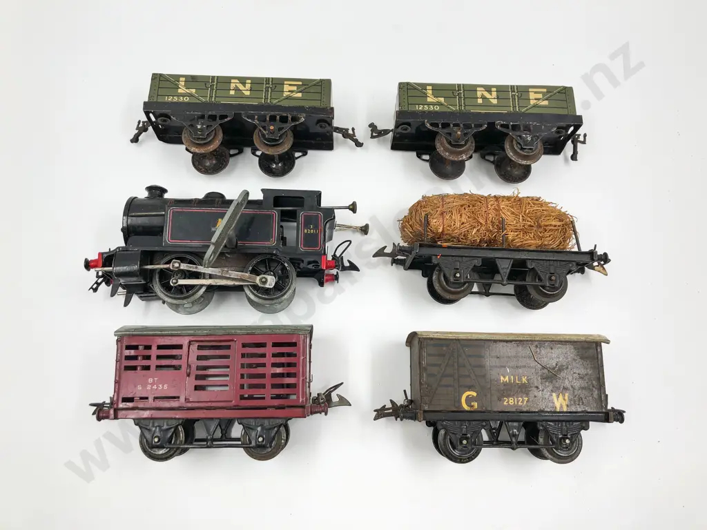 Hornby O Gauge Clockwork Type 40 Tank Locomotive Image 1++
