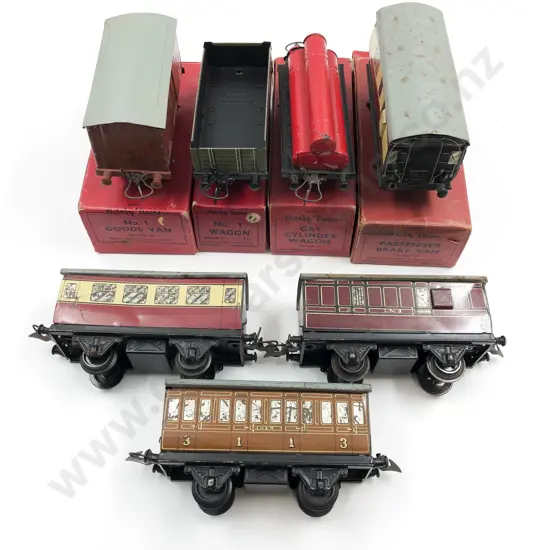 Hornby O Gauge Clockwork Three Rolling Stock Wagons