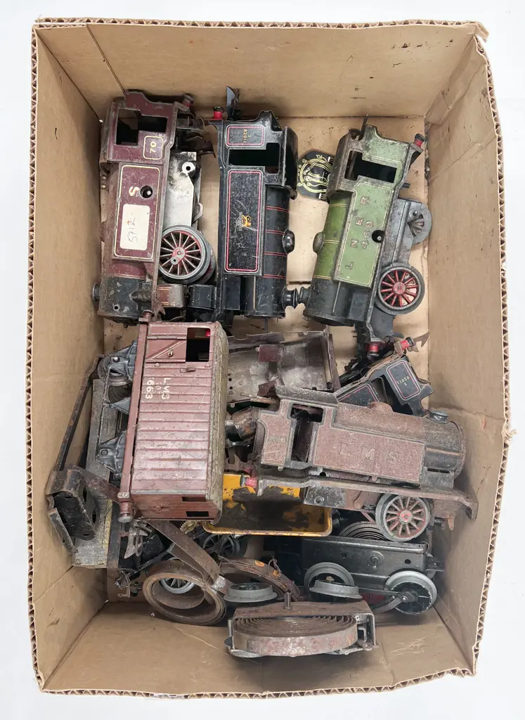Hornby O Gauge Carton Qty Track and Qty Engines and Wagons Image 1++