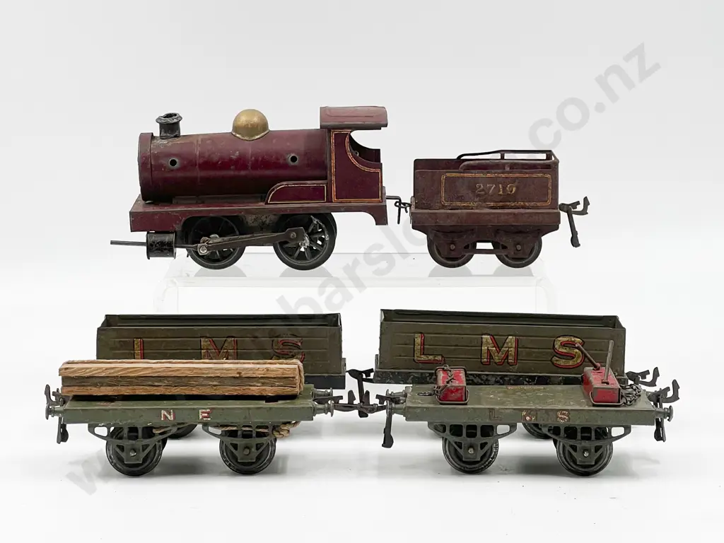 Hornby O Gauge C1922 Type O Locomotive and Tender 2710 Image 1++