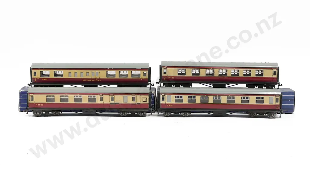 Hornby Dublo Boxed Four Corridor Coaches Image 1++