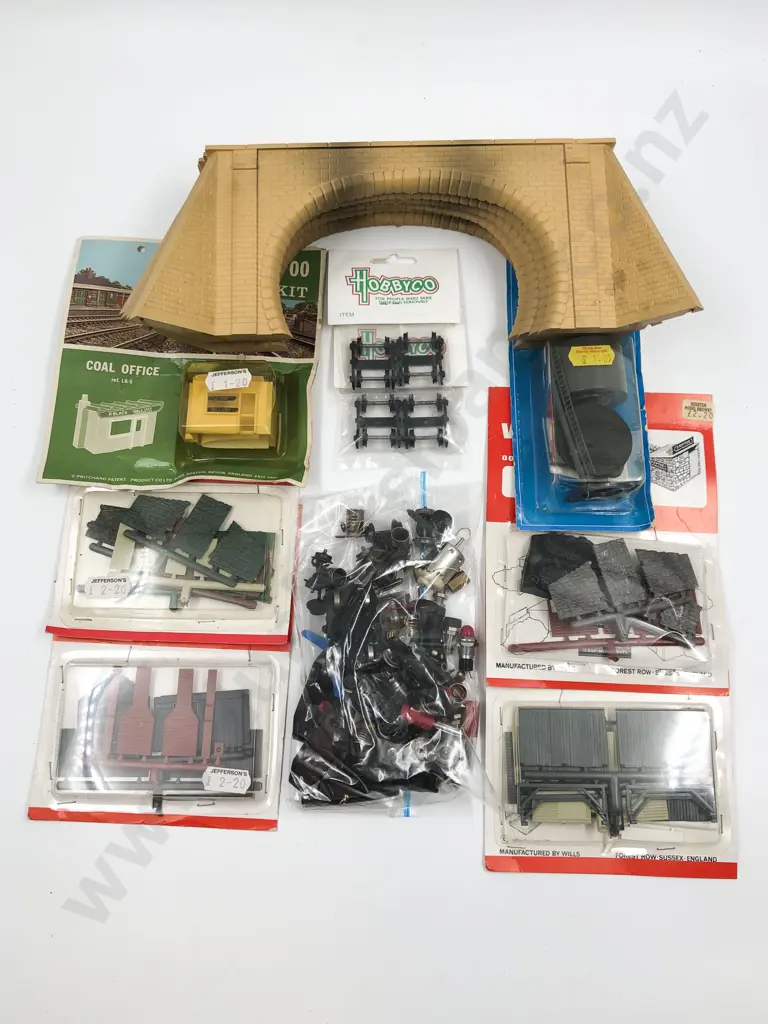 Selection Model Railway Accessories Image 1++