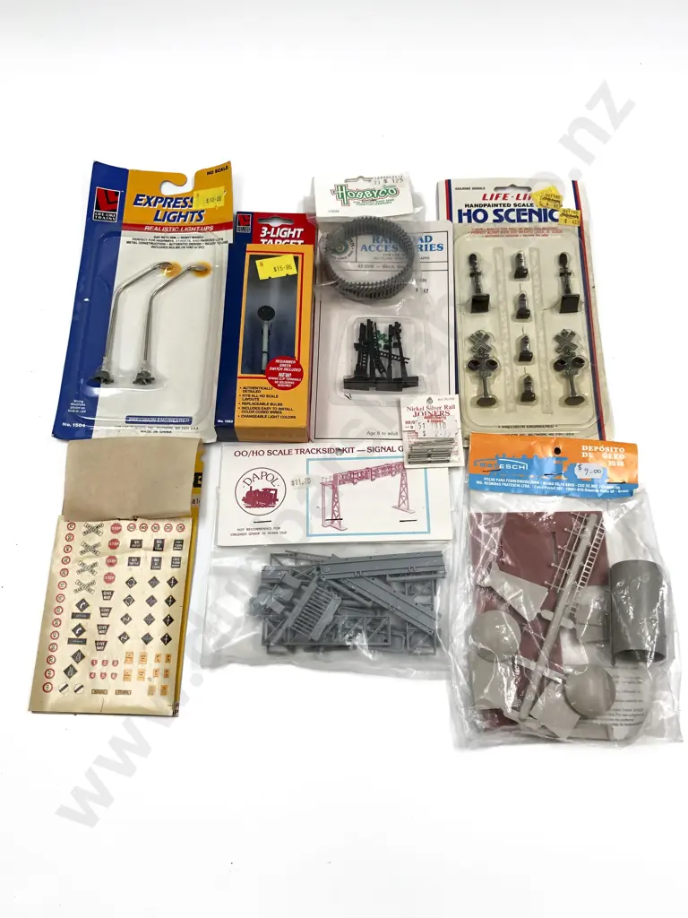 Selection Model Railway Accessories Image 1++