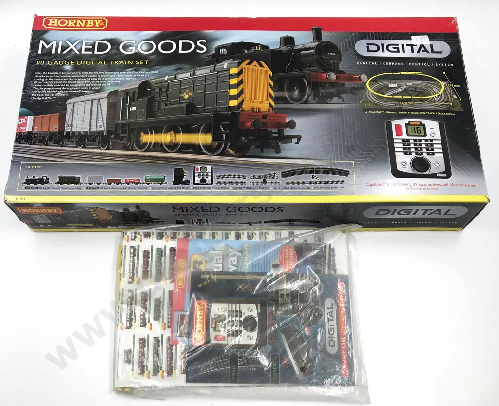 As New Hornby 00 Gauge Digital Train Set Image 1++