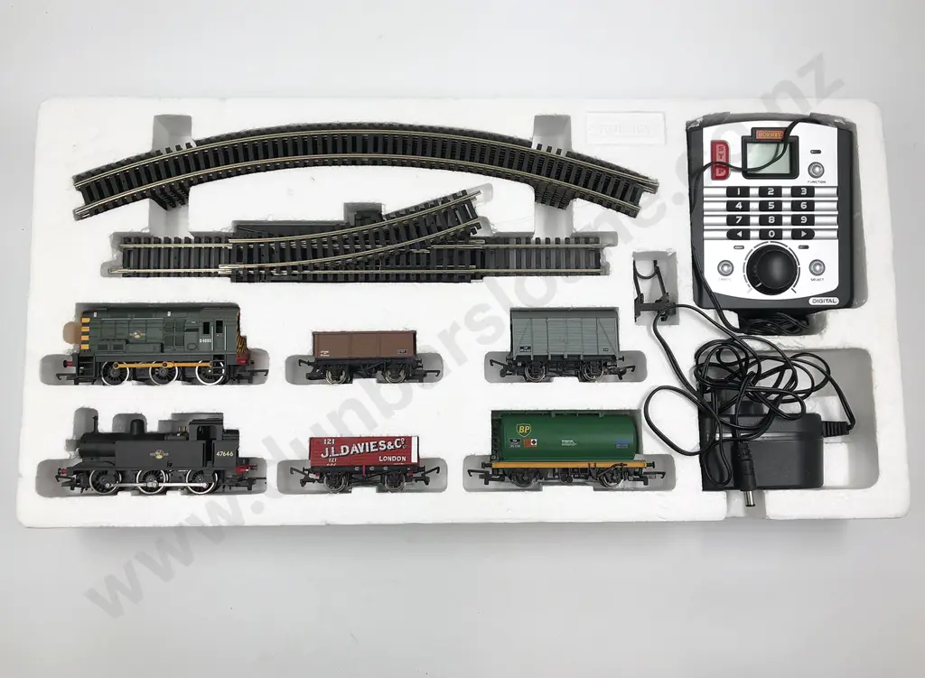 As New Hornby 00 Gauge Digital Train Set Image 1++