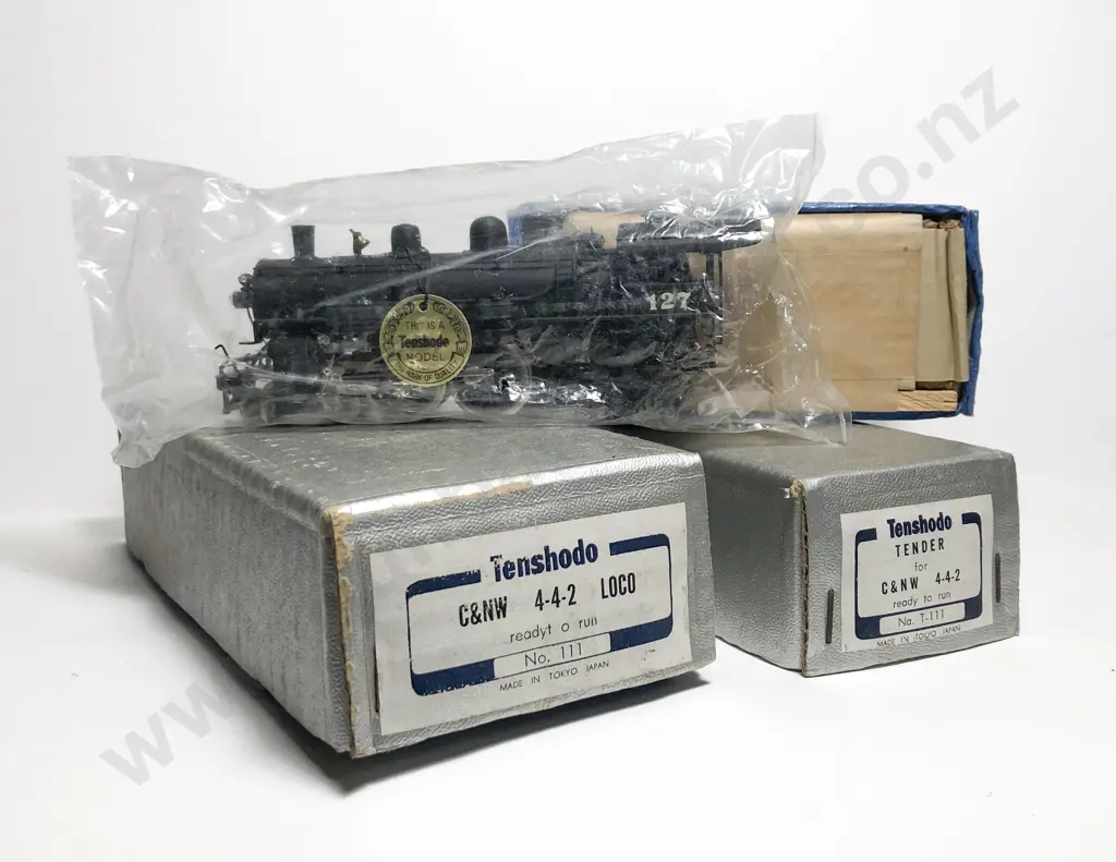 Vintage HO As New Tenshodo C&NW 4-4-2 Locomotive and Tender Image 1++