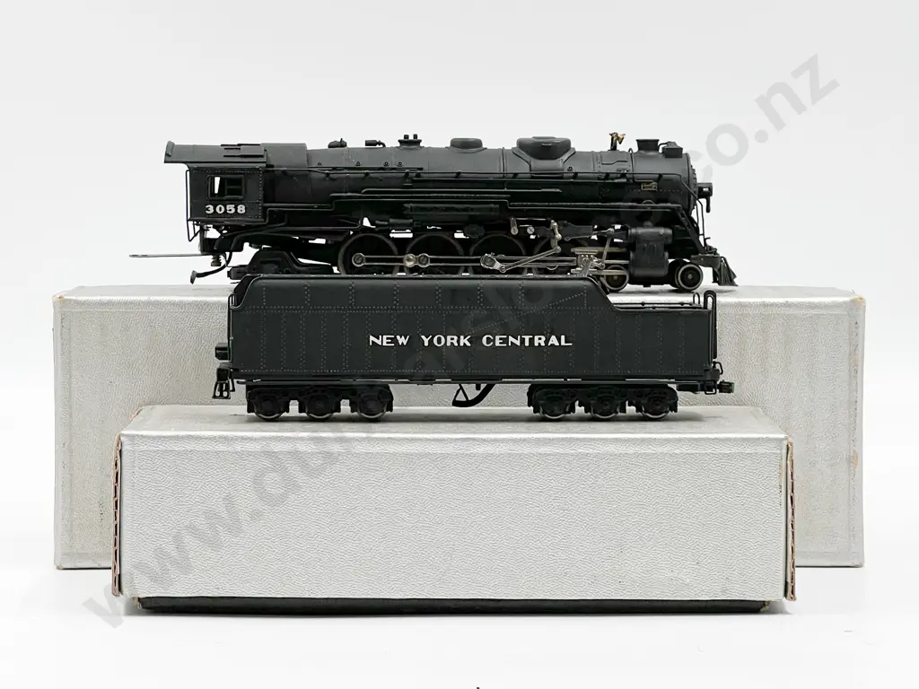 Vintage HO As New Tenshodo 4-8-2 Locomotive and Tender Image 1++