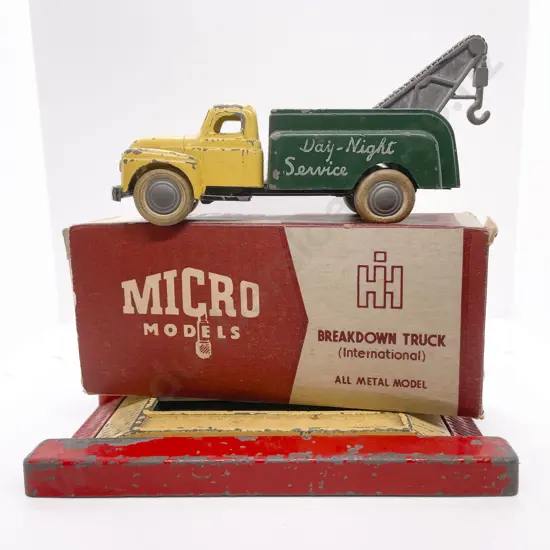 Boxed Lincoln Micro Models Breakdown Truck