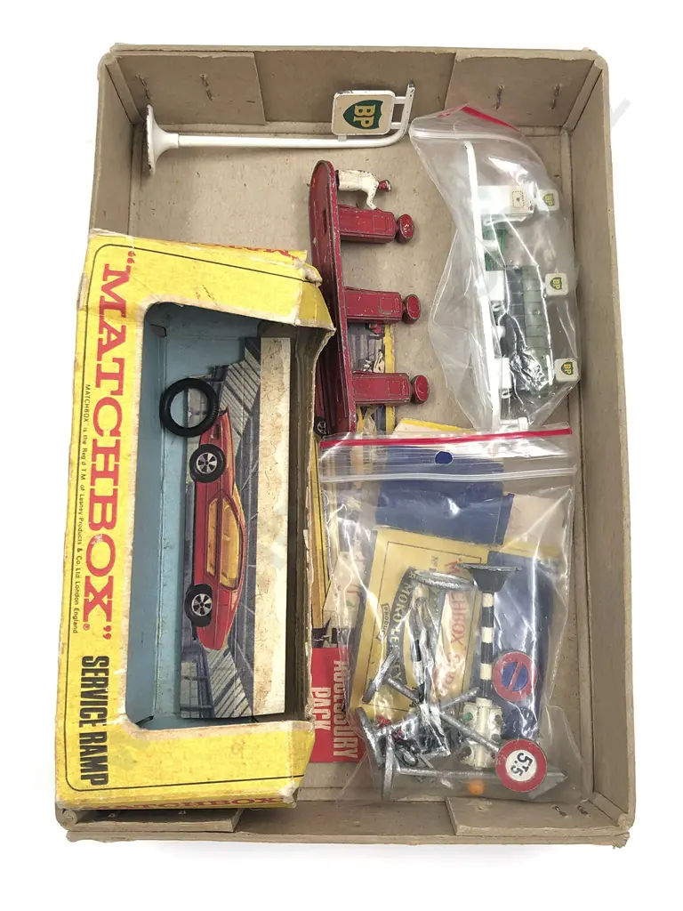 Two Unboxed Matchbox Petrol Pumps Image 1++