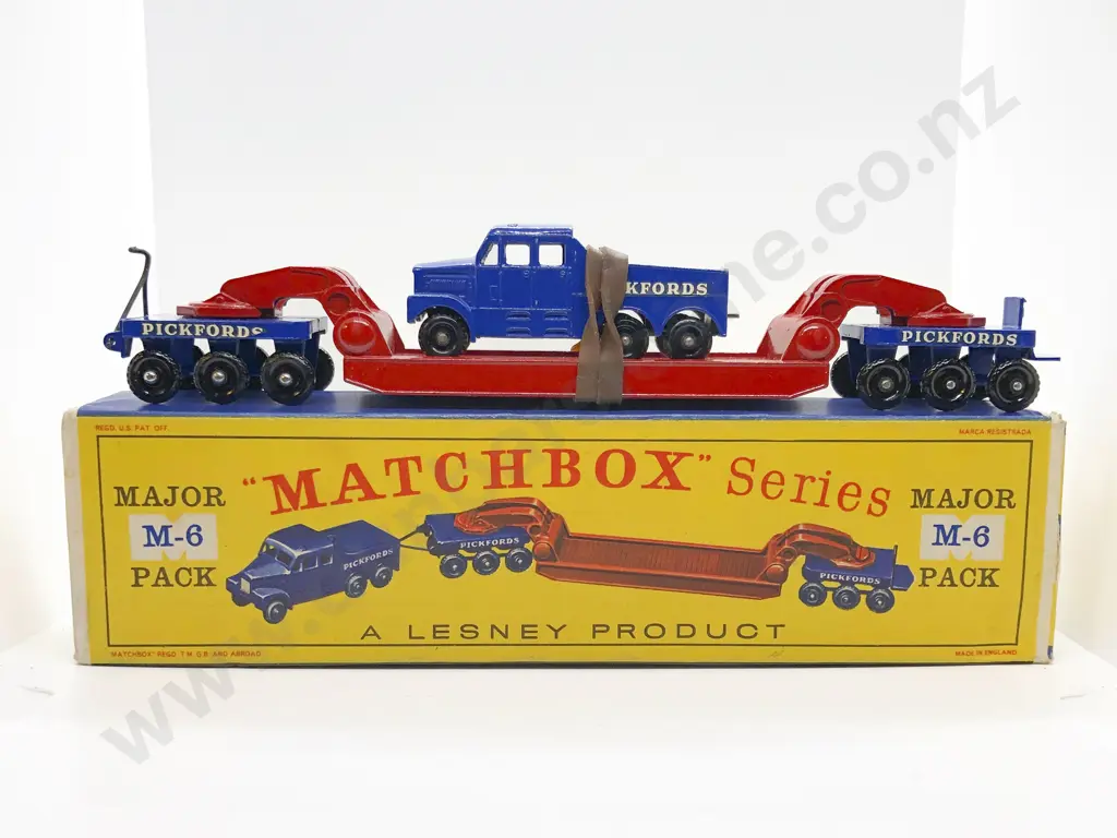 Boxed Matchbox Series Major Pack M-6 18-Wheel Tractor and Transporter Image 1++