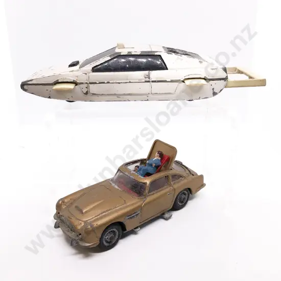 Corgi James Bond 007 Aston Martin DB5 and Lotus Esprit & Odd Job Figure