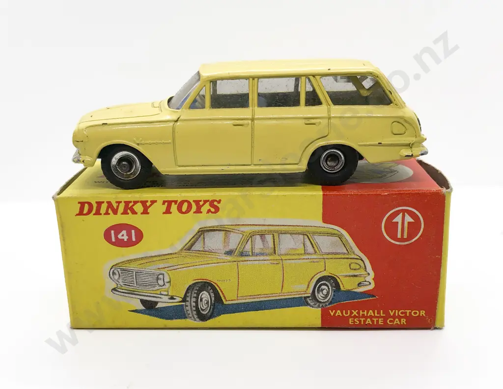 Boxed Dinky No141 Vauxhall Victor Estate Car Image 1++