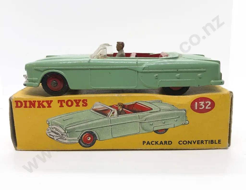 Boxed Dinky No132 Packard Convertible Image 1++