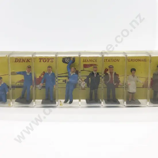 Boxed Dinky No009 Service Station Personnel and No786 Dunlop Tyre Rack