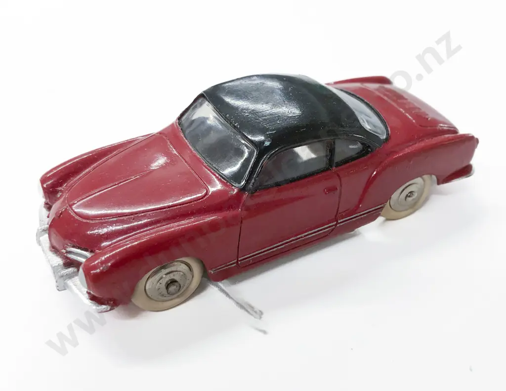 Boxed French Dinky 24M Volkswagen Karmann - Ghia (Avec Glaces) Image 1++