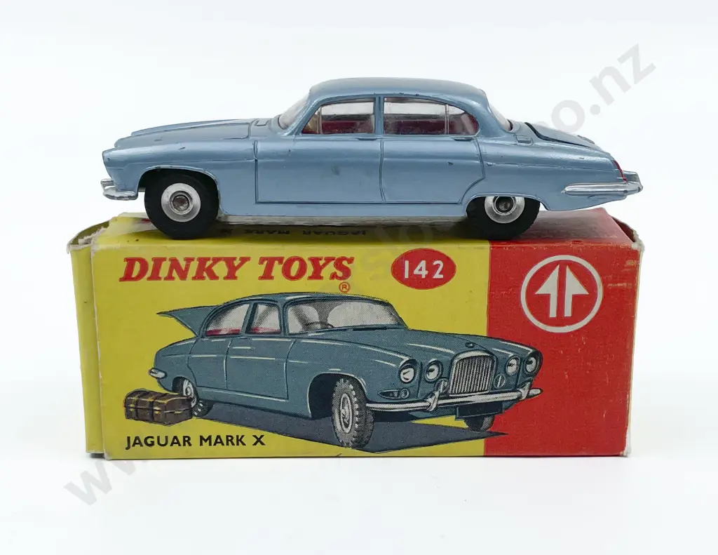 Boxed Dinky 142 Jaguar Mark X Image 1++