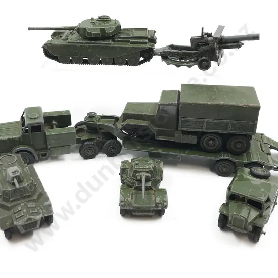 Collection Dinky Military Models