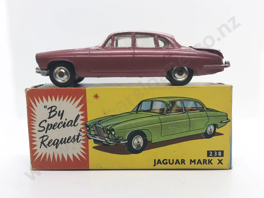 Boxed Corgi 238 Jaguar Mark X Image 1++