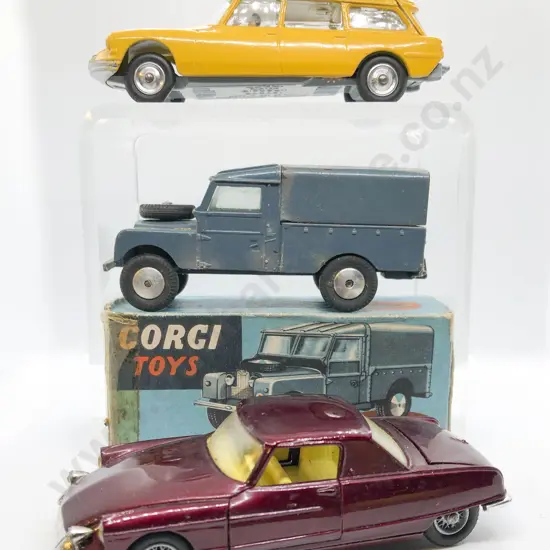 Boxed Corgi 351 Land-Rover R.A.F. Vehicle