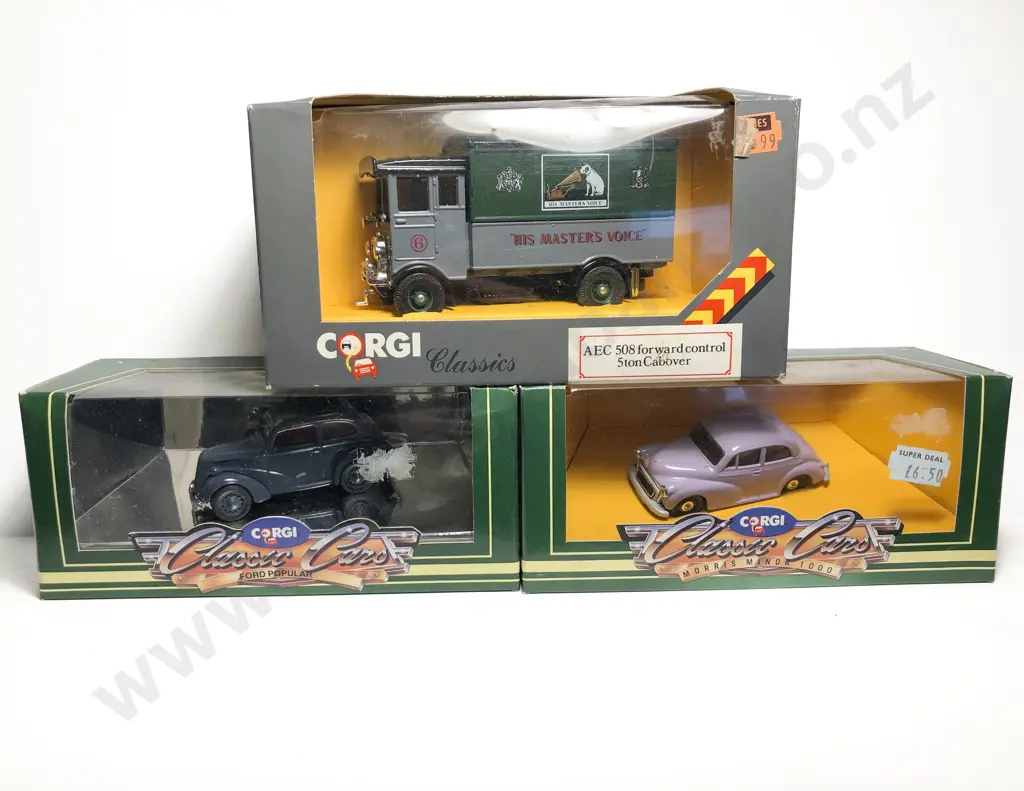 Boxed Corgi D702 Morris Minor 701 Ford Popular and 897 HMV AEC 508 5ton Cabover Image 1++