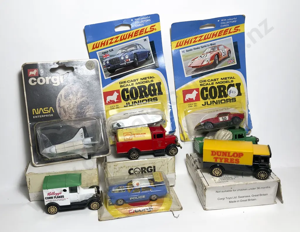 Boxed Corgi Bubble and Plain Packed Models (8) Image 1++
