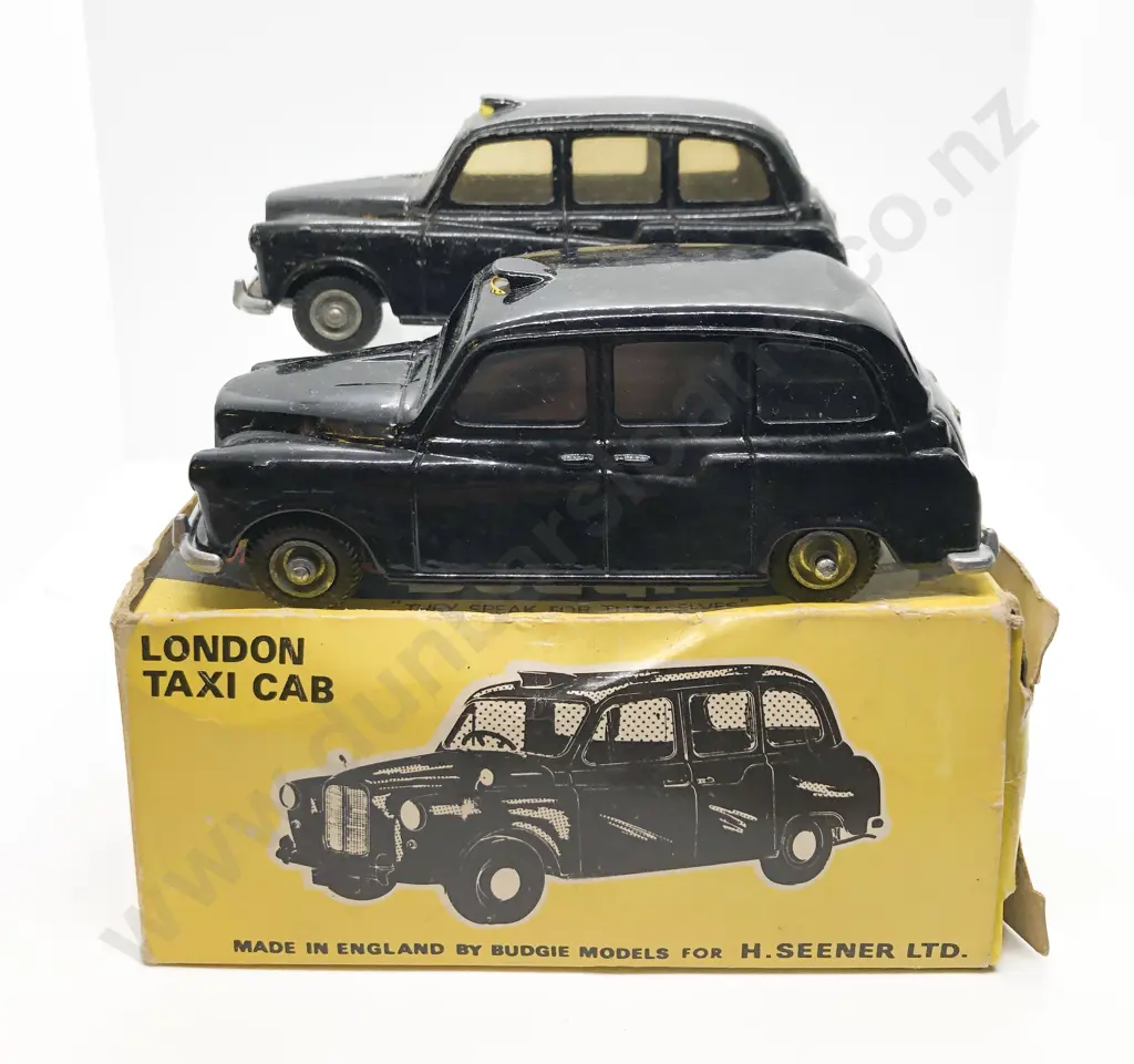 Boxed Budgie London Taxi Cab Image 1++