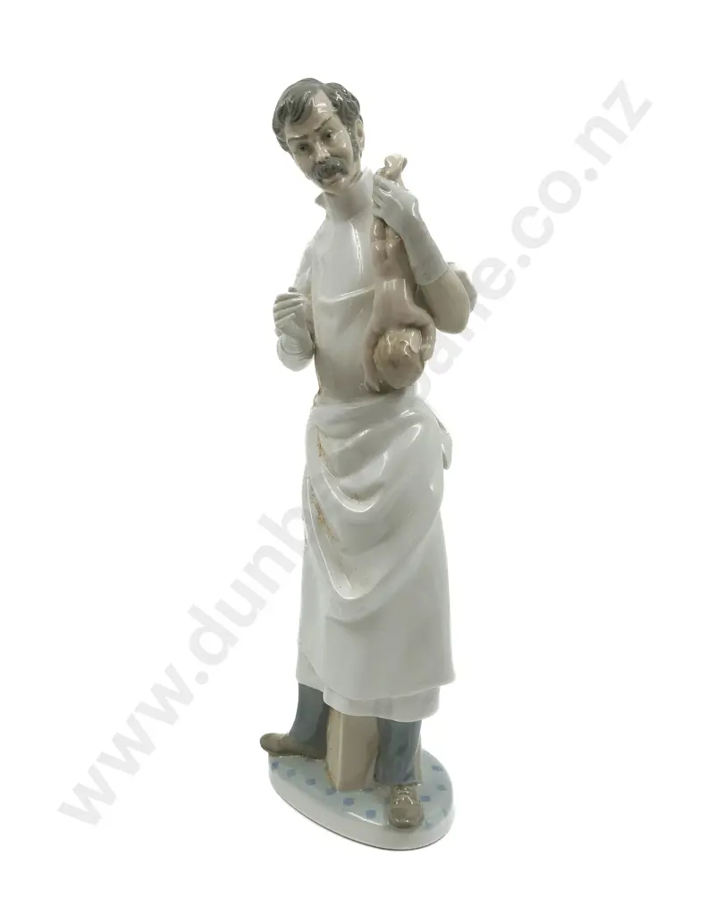 Lladro Figure of Doctor with Baby Image 1++
