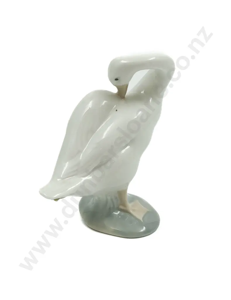 Lladro Figure of a Goose Image 1++