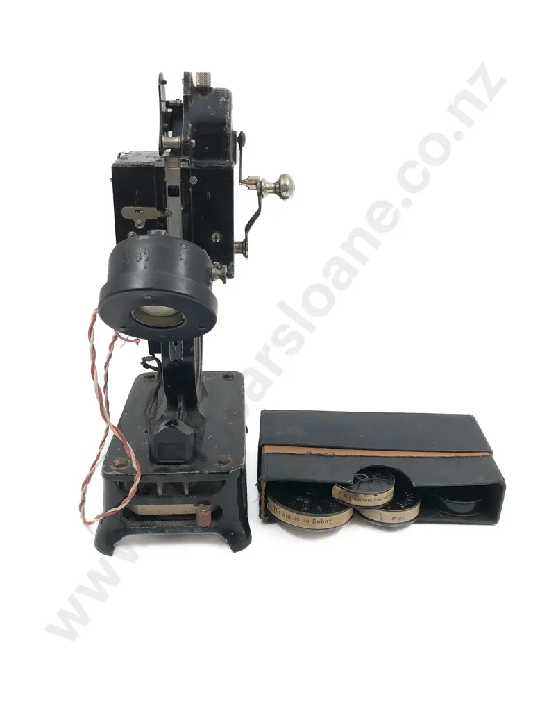 Vintage Pathe Baby Film Projector with Small Box of Film Image 1++