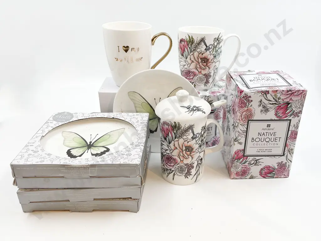 Qty of Assorted As New Boxed Mugs and Plates (7) Image 1++