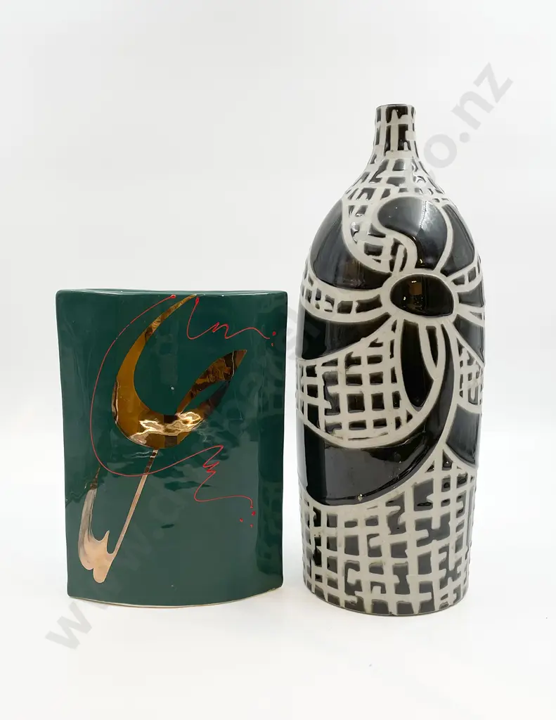 Peter Collis Vase Together with Two other Vases Image 1++