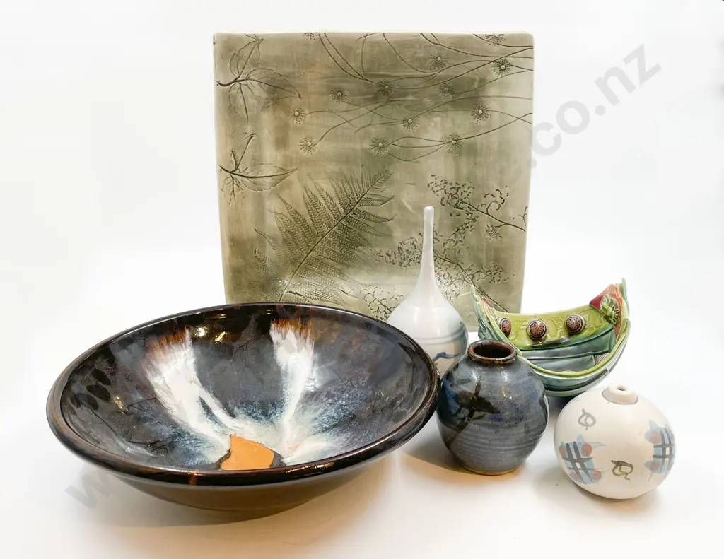 Six Pieces of Assorted Pottery Image 1++