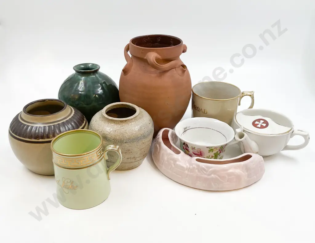 Box of Assorted Pots and Vases Together With Mugs Incl. Two Victorian Named Mugs Image 1++
