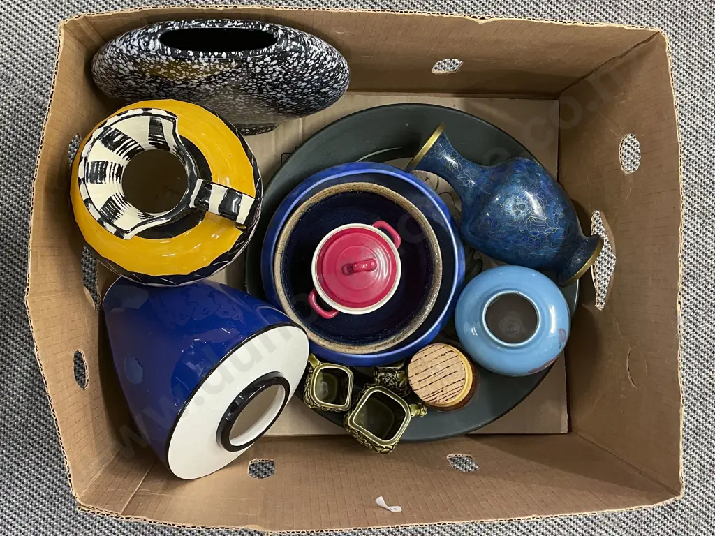 Quantity of Assorted Vases and Jugs Etc. Image 1++