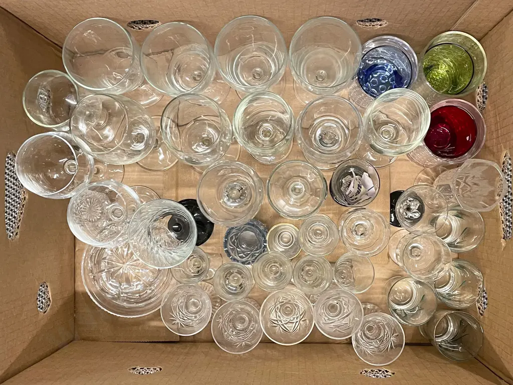 Box of Assorted Crystal and Glassware Image 1++