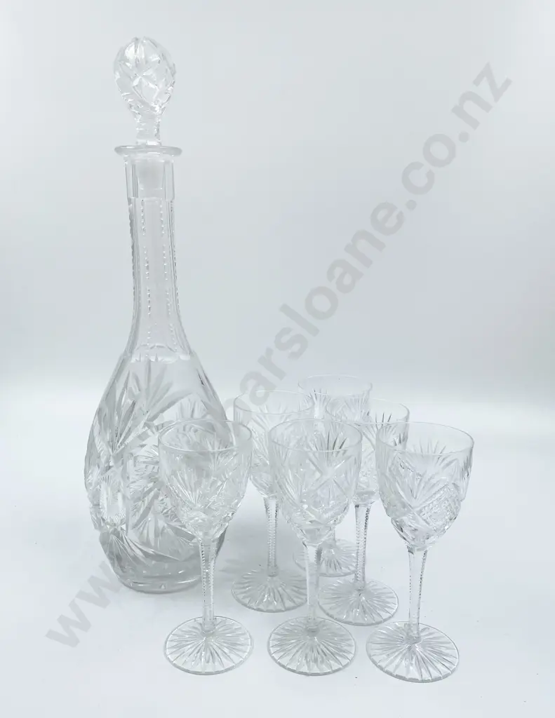 Box of Assorted Glassware Together With Decanter Image 1++
