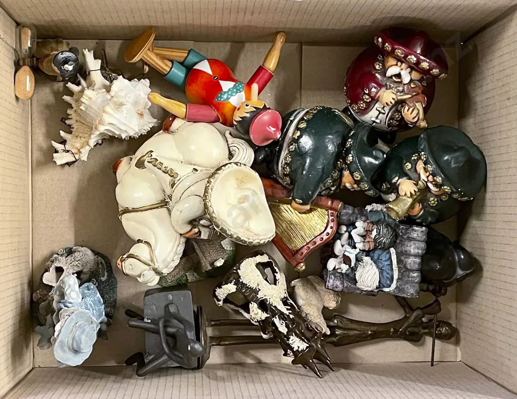 Box of Assorted Ornaments Image 1++
