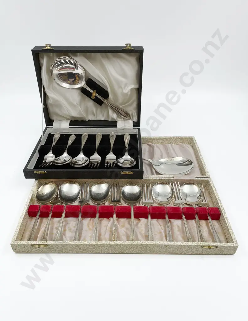 Quantity of Assorted Boxed Cutlery Etc. Image 1++