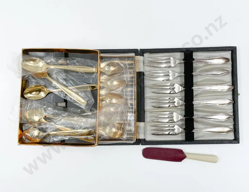 Quantity of Assorted Boxed Cutlery Etc. Image 1++