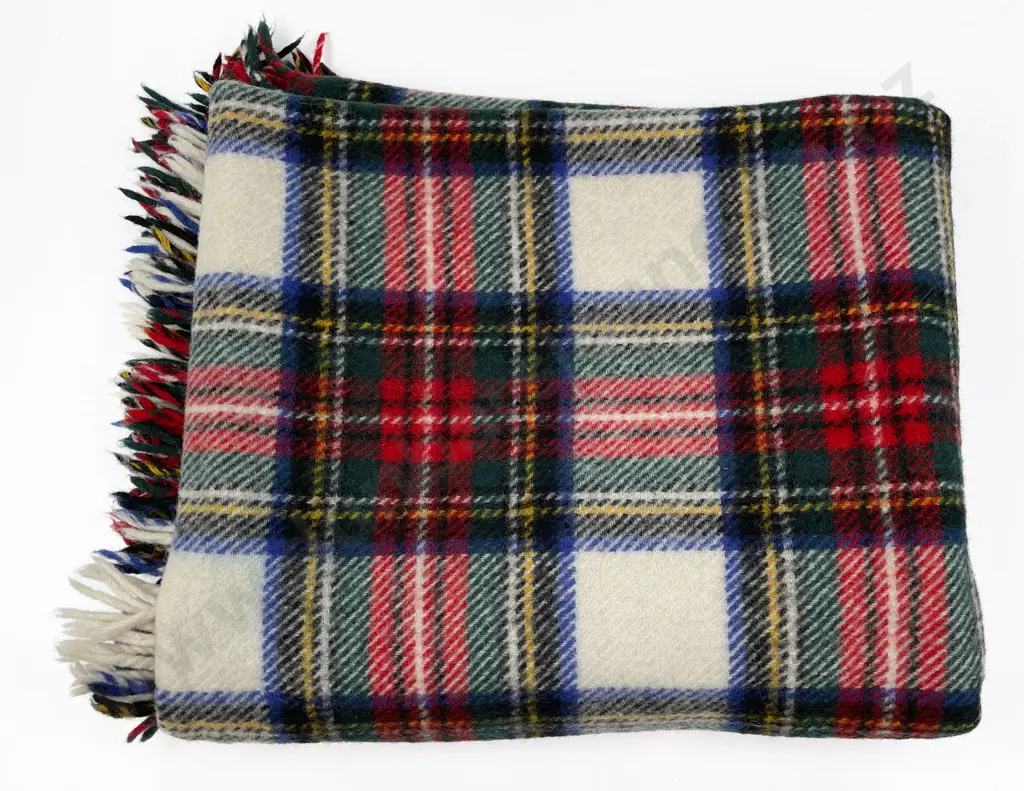 Woollen Tartan Rug Image 1++