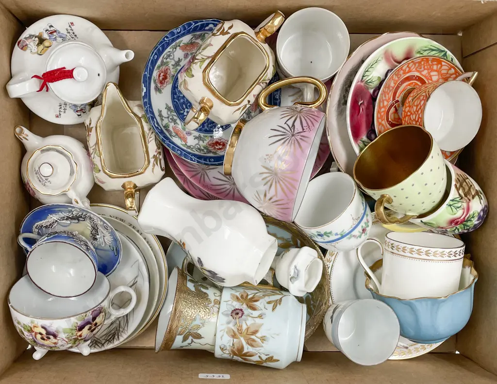 Box of Assorted Fancy Tea China Image 1++