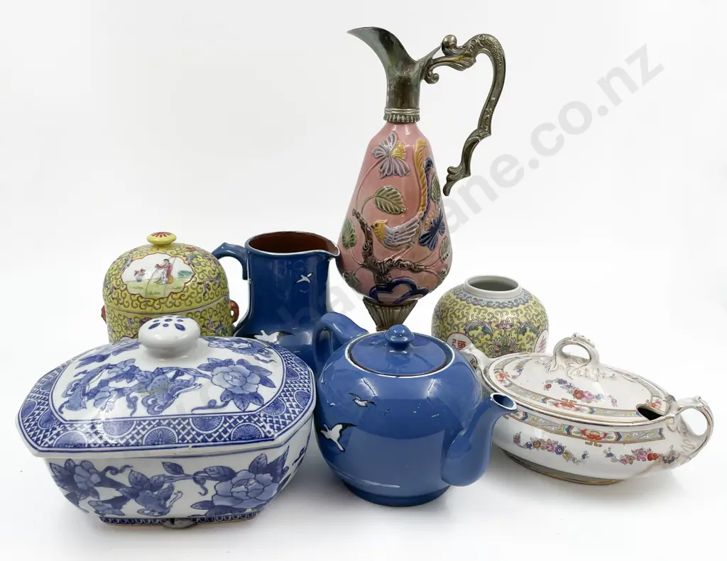 Box of Assorted China Image 1++