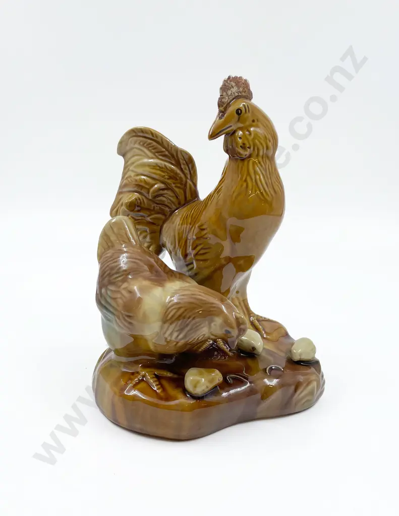 Pottery Figure Group of Chooks Image 1++
