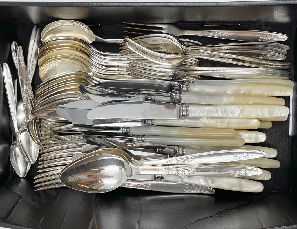 Box of Assorted Cutlery Image 1++