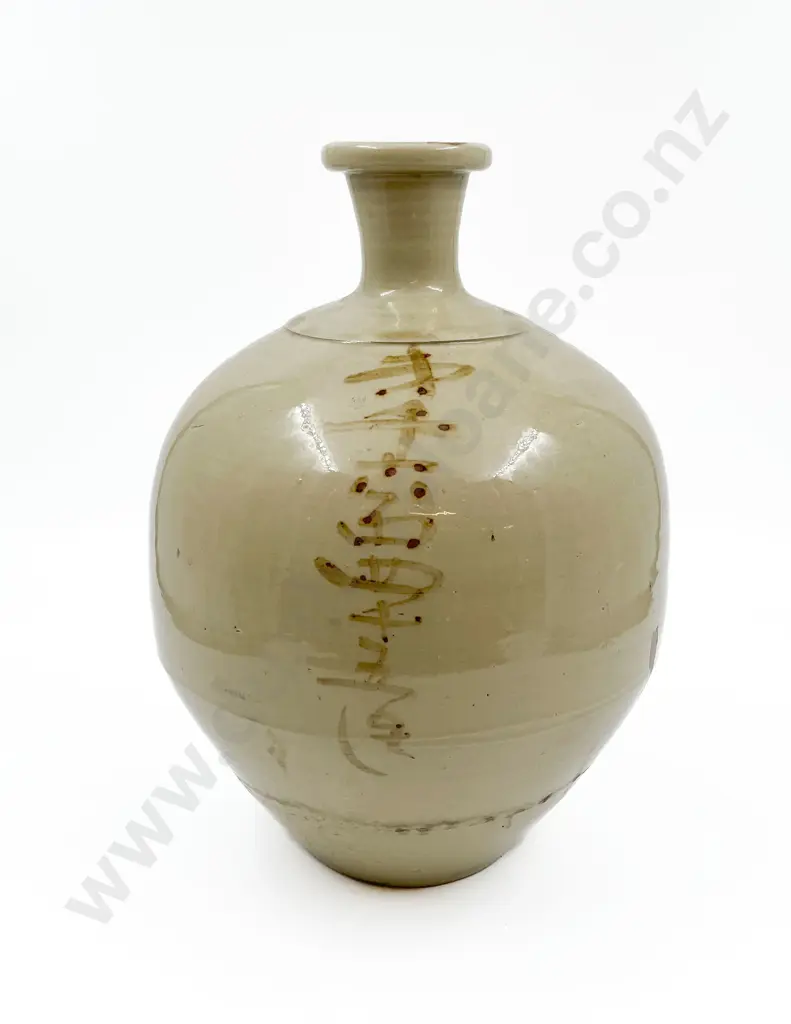Japanese Earthenware Vase Image 1++
