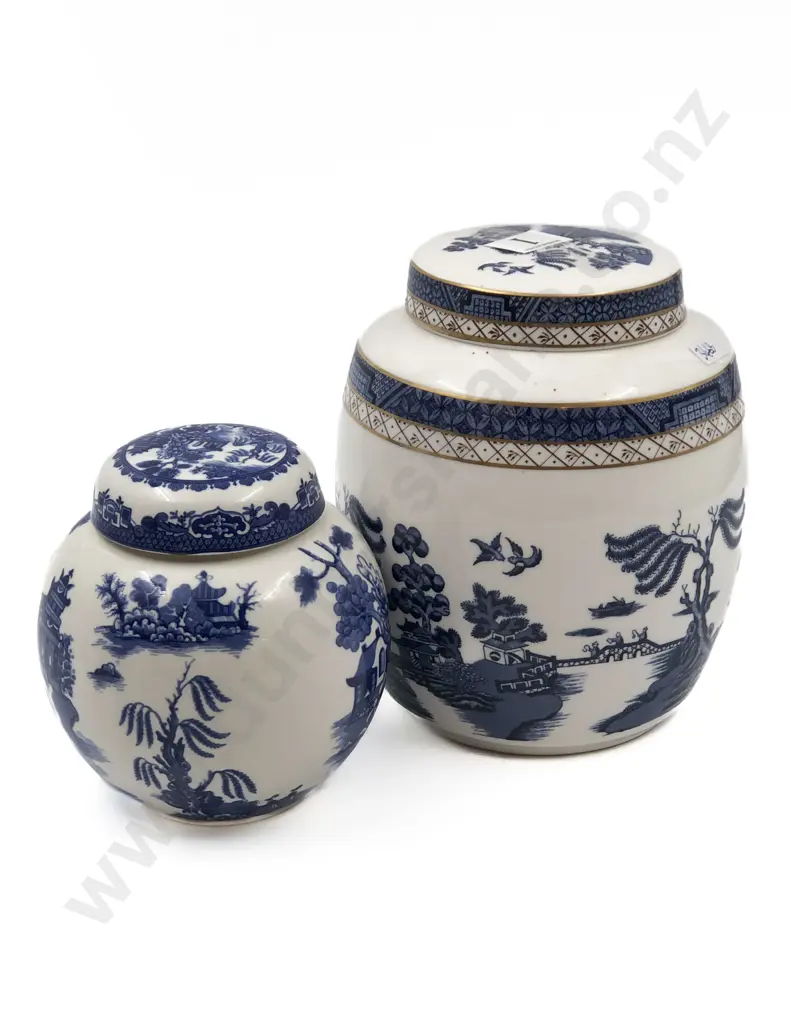 RD Blue and White Ginger Jar with Cover and Other Image 1++