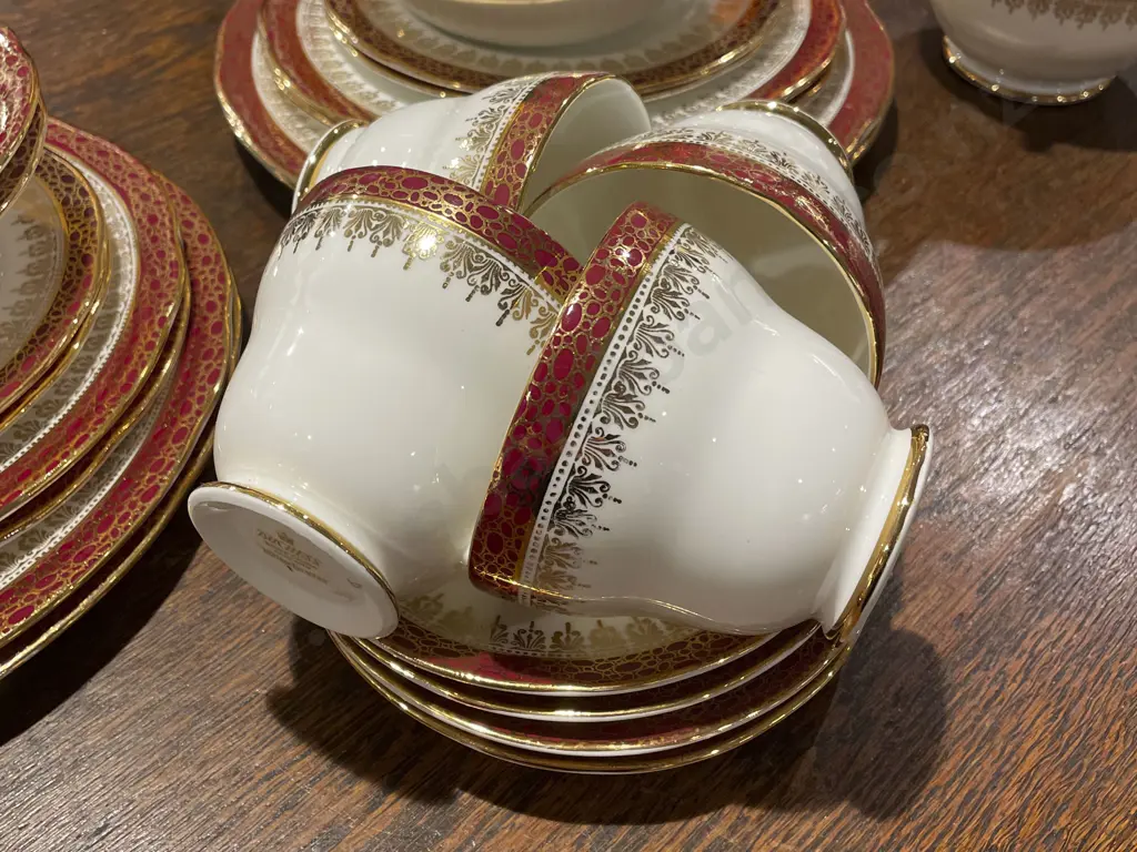 Duchess "Winchester" Part Dinner Set (53) Image 1++